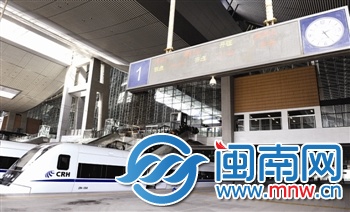 昨日14時30分，D2317次從廈門北開往深圳北